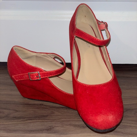 Ruby Red Wedges - Picture 2 of 3